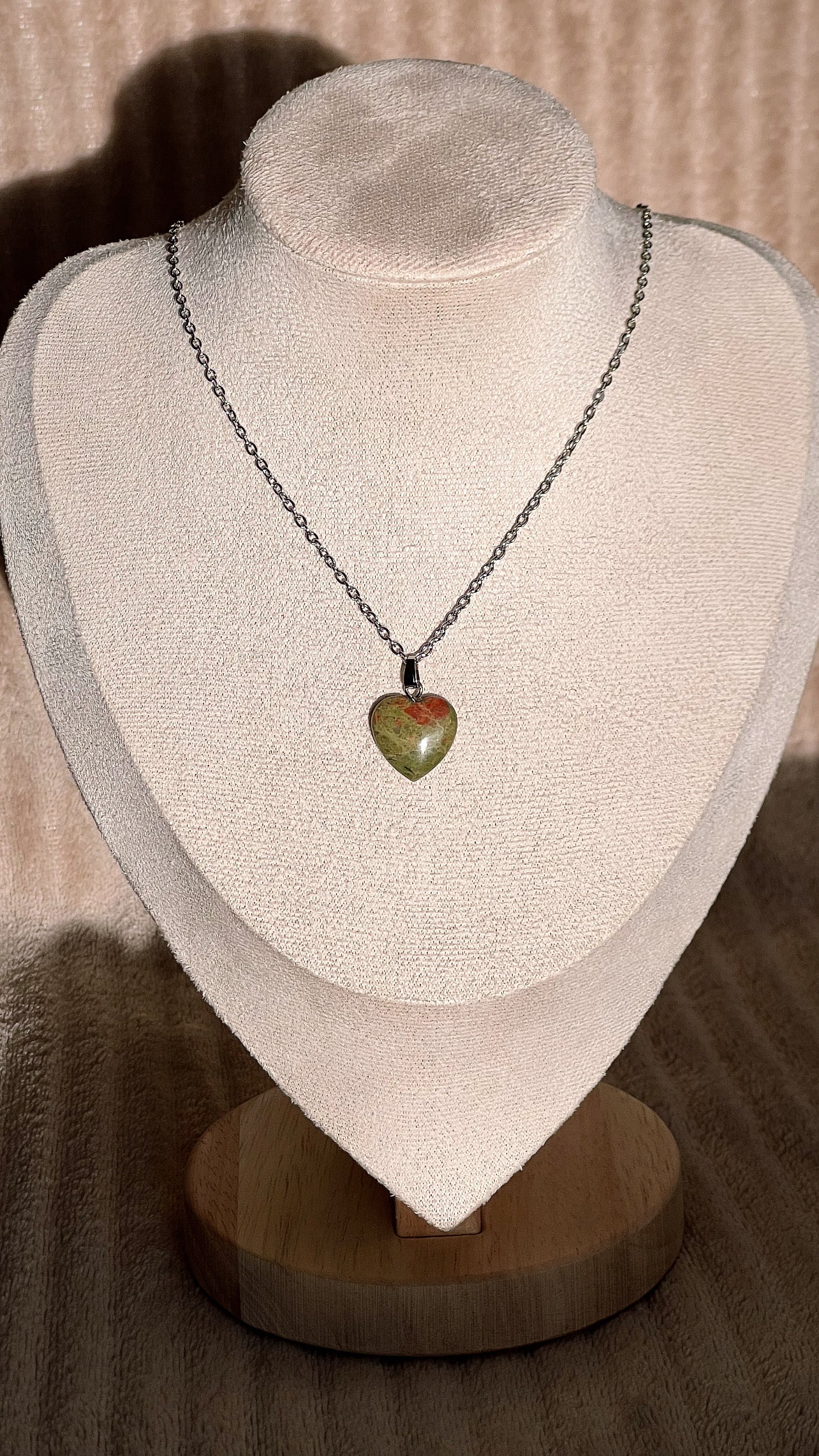 Collier cœur en Unakite
