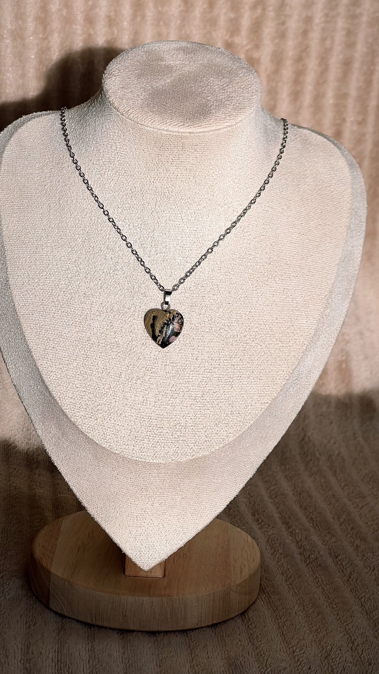 Collier cœur en Rhodonite